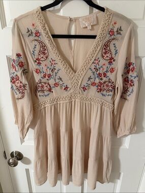 Audrey Parks for Francesca's Embroidered Boho Babydoll Mini Dress Size Medium
